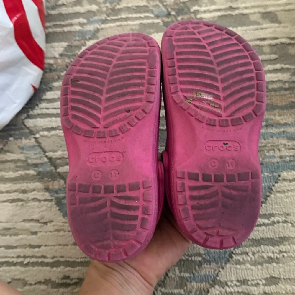 Crocs • hot pink slip on crocs